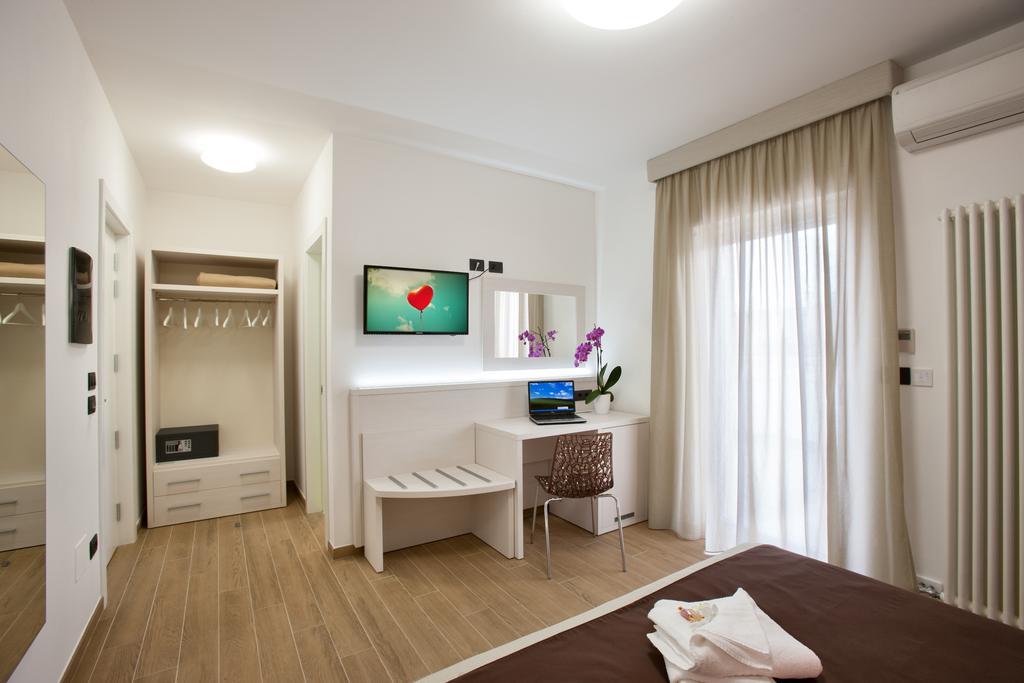 La Casa Del Turista Bed & Breakfast Gallipoli Bagian luar foto