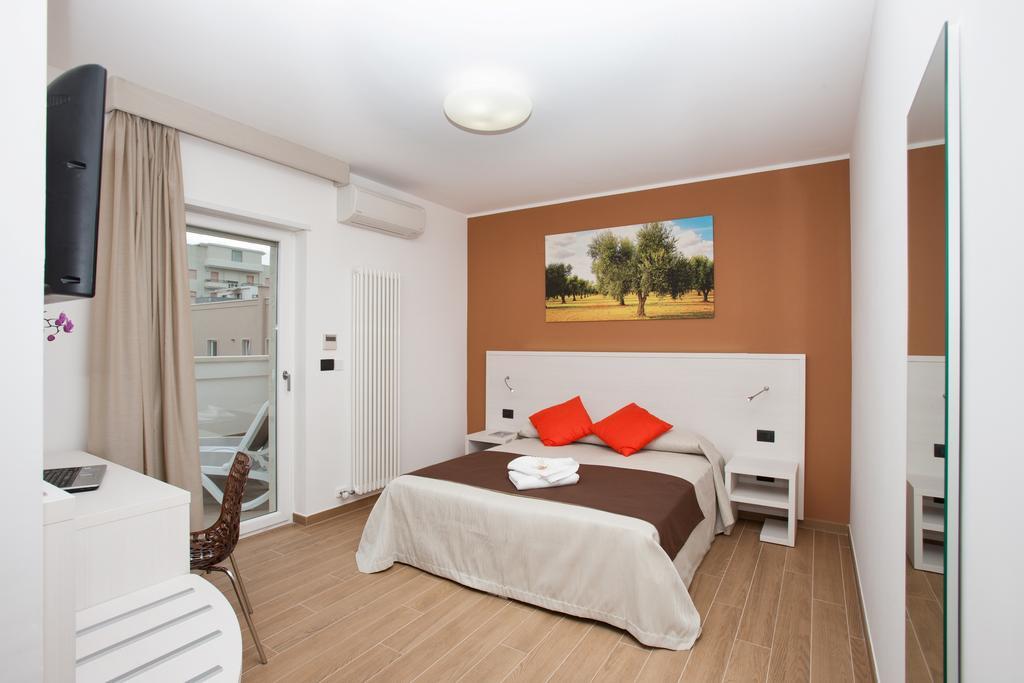 La Casa Del Turista Bed & Breakfast Gallipoli Bagian luar foto