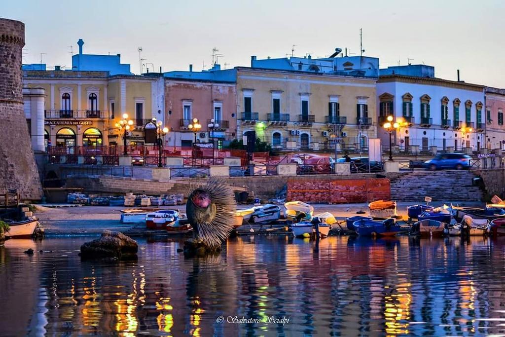 La Casa Del Turista Bed & Breakfast Gallipoli Bagian luar foto