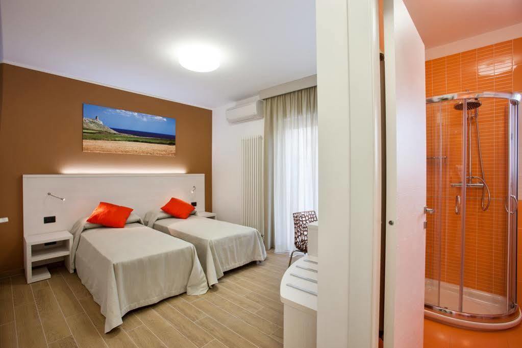 La Casa Del Turista Bed & Breakfast Gallipoli Bagian luar foto